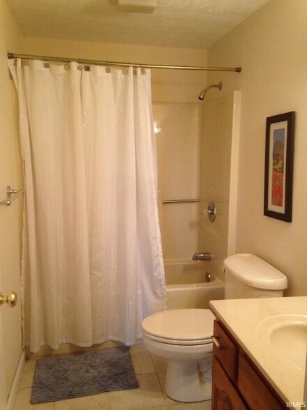 Building Photo - 2206 E Autumn Dr