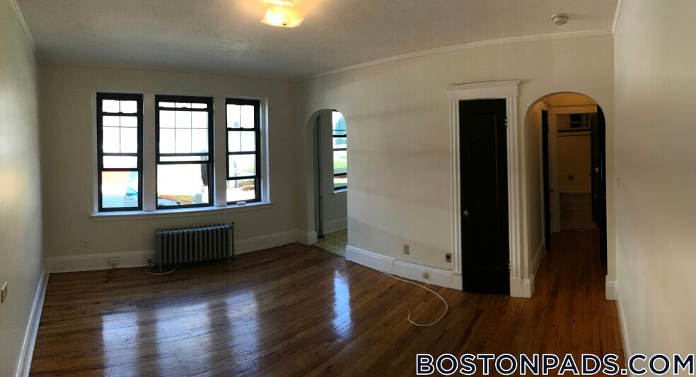 Building Photo - 349 Pleasant St