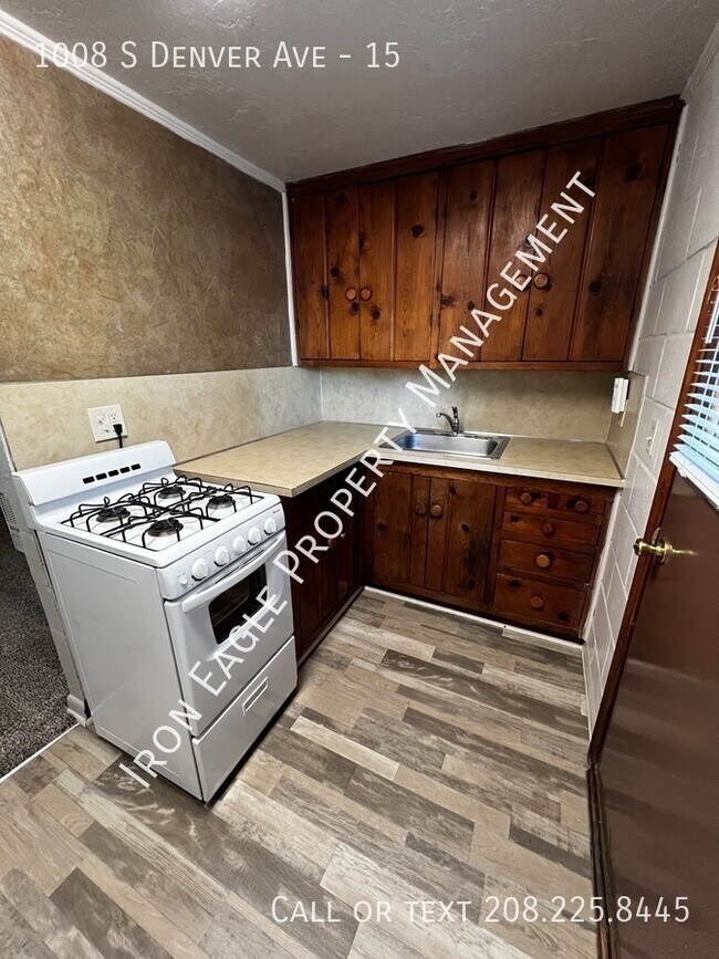 Building Photo - 1008 S Denver Ave