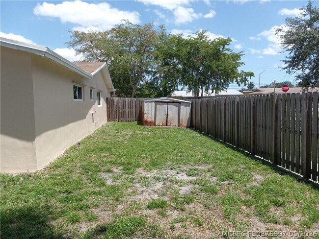 Building Photo - 5151 SW 101st Ave