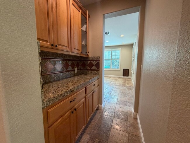 Building Photo - 1014 Gamay Dr