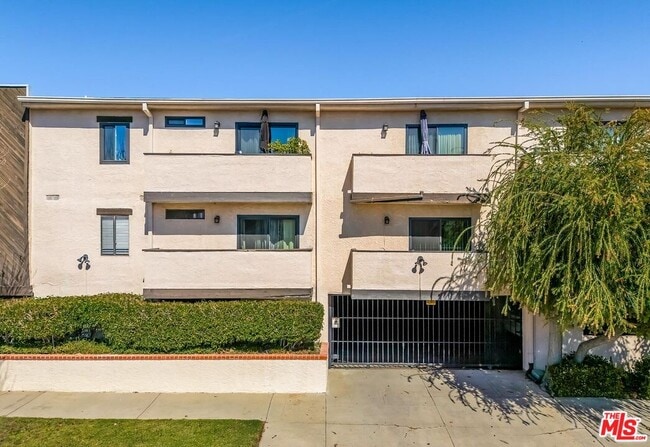 Building Photo - 5805 Whitsett Ave