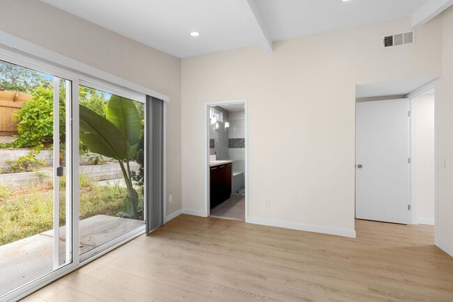 Building Photo - Beautiful 4BD/2BA on Baja!! Great backyard space with turf & fire pit!!