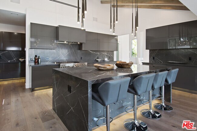 Building Photo - 4130 Parva Ave