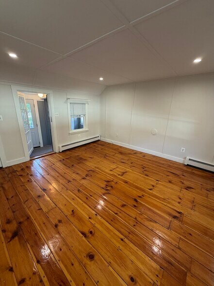 Building Photo - 27 Grove St