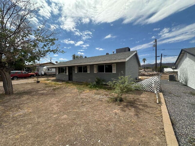 Building Photo - 327 Fairhaven Rd
