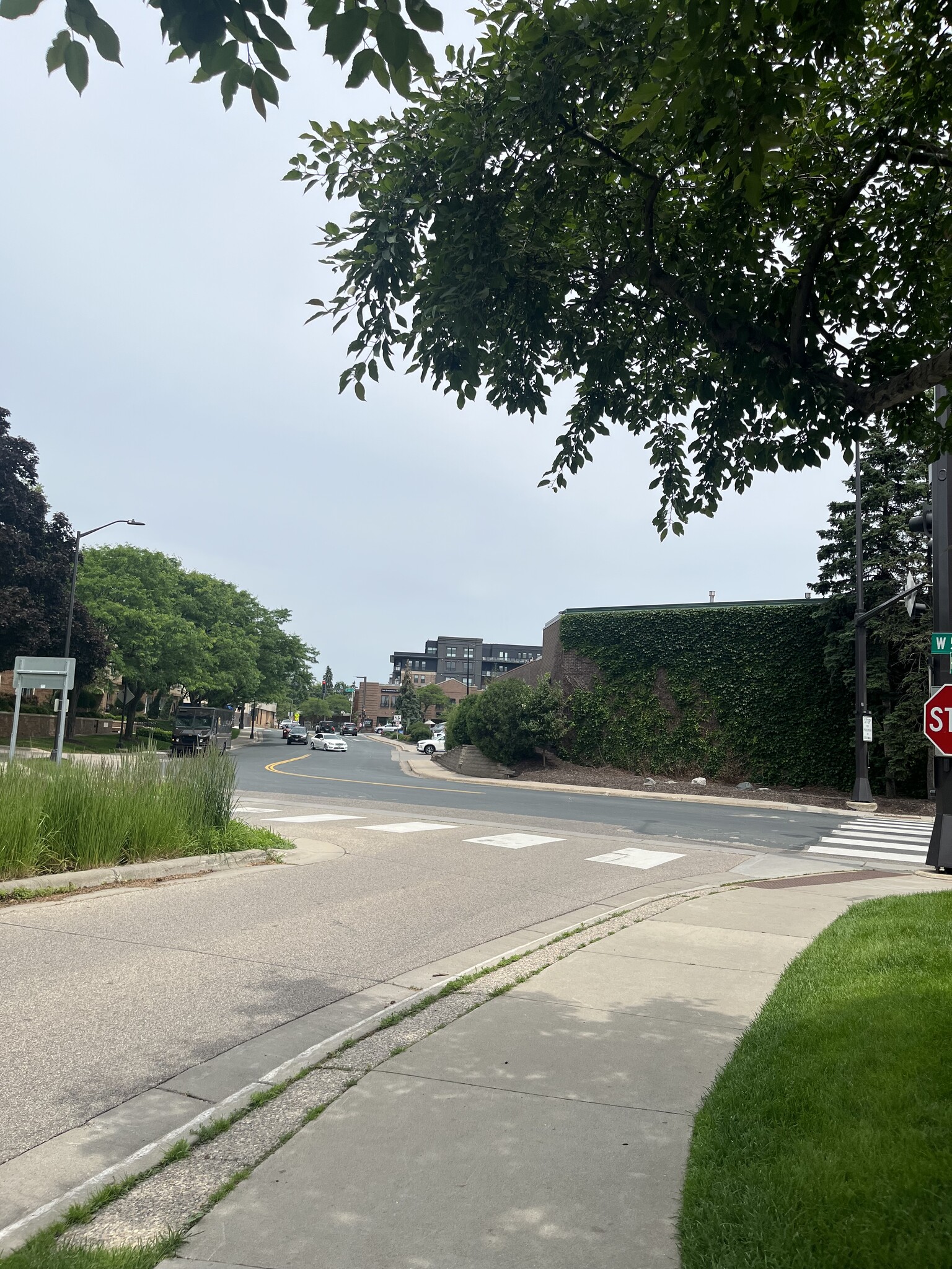 View from corner to 50th St in downtown Edina; Lunds&Byerlys is across the street - 4075 W 51st St