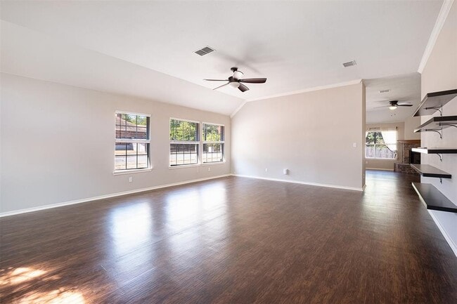 Building Photo - 500 Sophie Ct