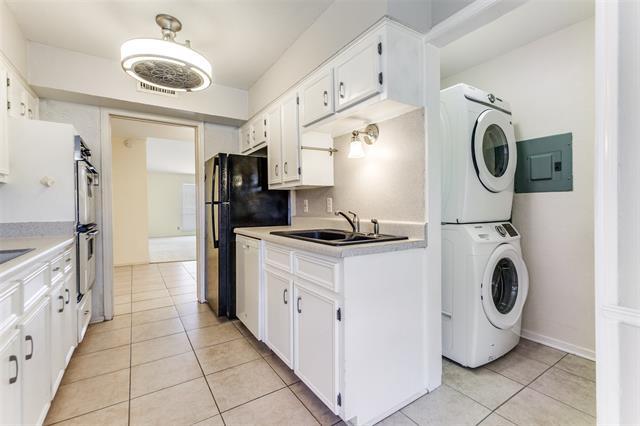 Building Photo - 11334 Park Central Pl