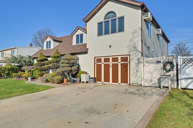 Building Photo - 35 Butternut Ln