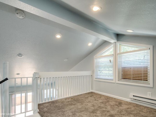 Building Photo - 1140 Poplar Ave