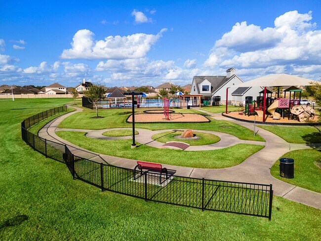 Building Photo - 1218 Scarlet Crk Dr