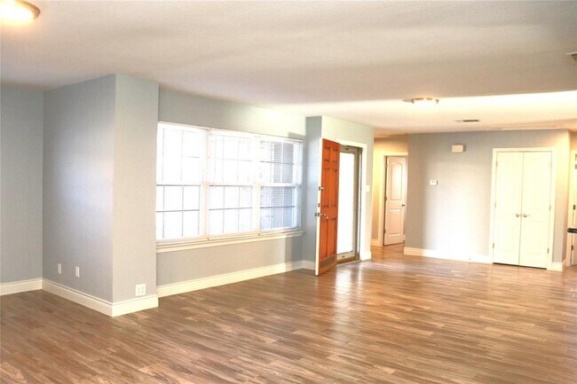 Building Photo - 606 Mildred Ave