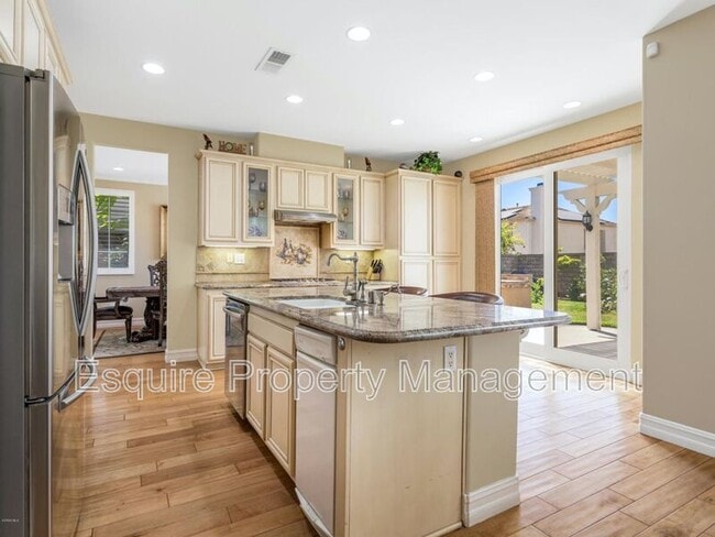 Building Photo - 4936 Via Bella