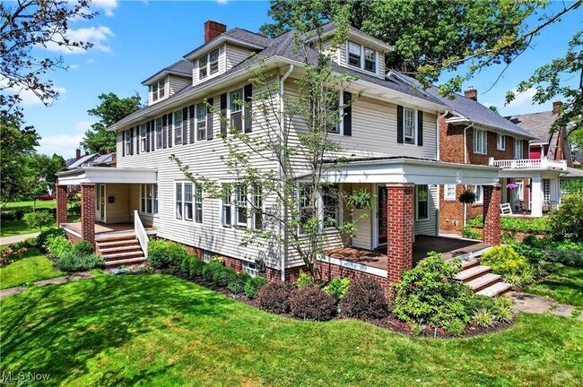 Building Photo - 3025 Meadowbrook Blvd