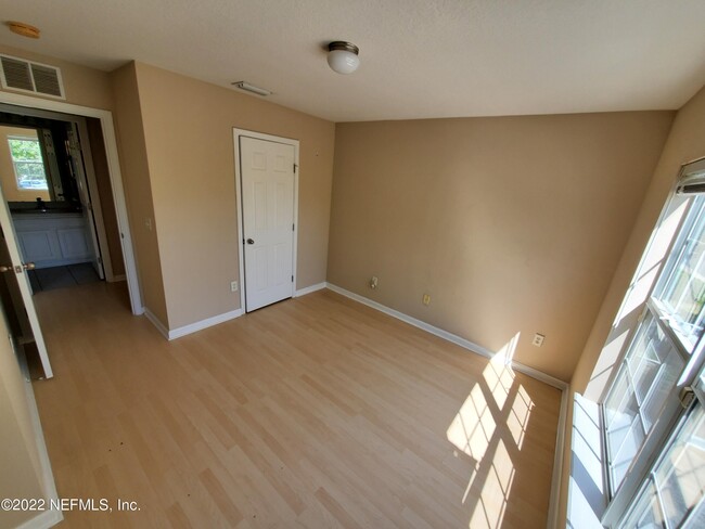 Building Photo - 4856 Parkhurst Pl