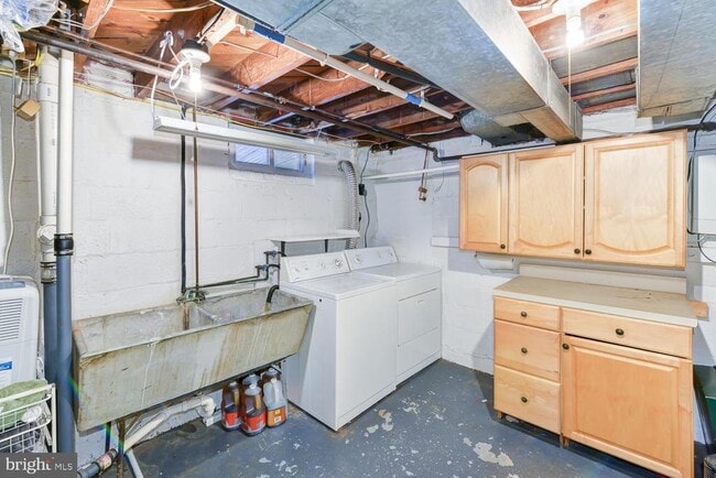 Building Photo - 2609 Farmington Dr