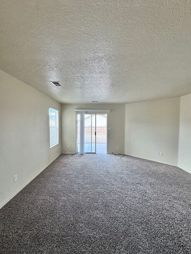 Building Photo - 760 Deerbrush Ct SW