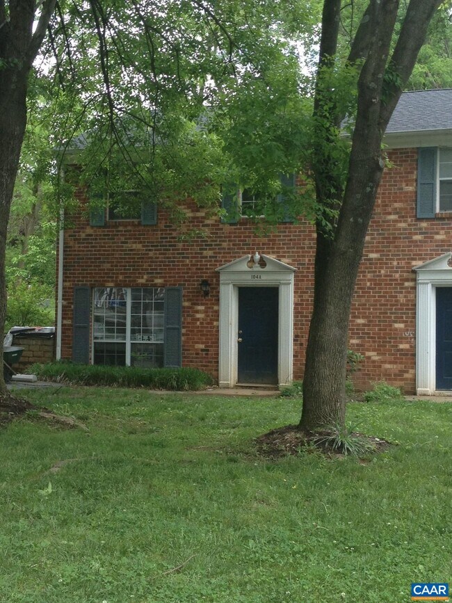 Building Photo - 104 Longwood Dr