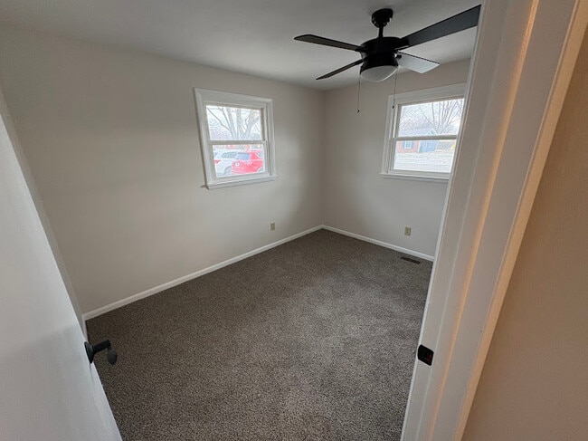 Building Photo - 302 Spring Mill Rd