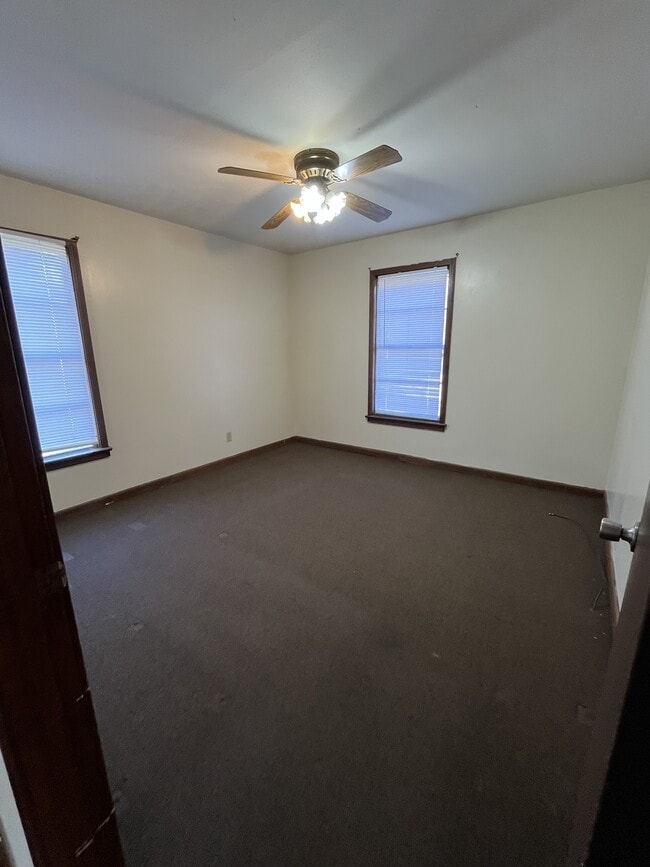 Building Photo - 1607 Glenbourne Ave