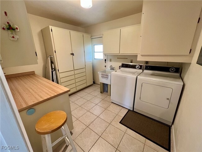 Building Photo - 10 Regency Ct