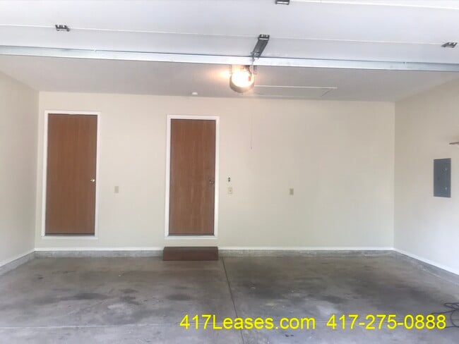 Building Photo - 3085 W Darby St