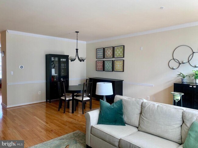 Building Photo - 9823 Darcy Forest Dr