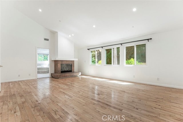 Building Photo - 2644 E Chevy Chase Dr