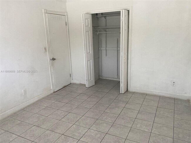 Building Photo - 2215 Adams St