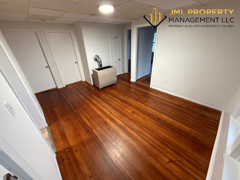 Building Photo - 28 McClure Pl