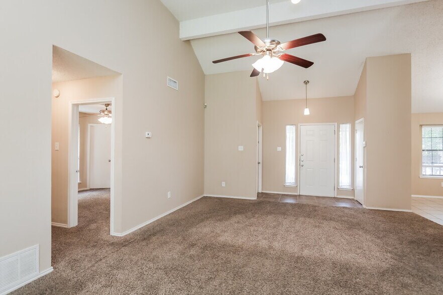 Building Photo - 406 Kalmia Dr