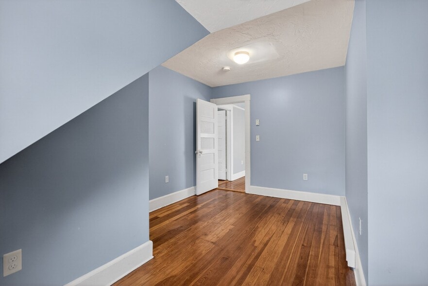 Building Photo - 46 Peirce St