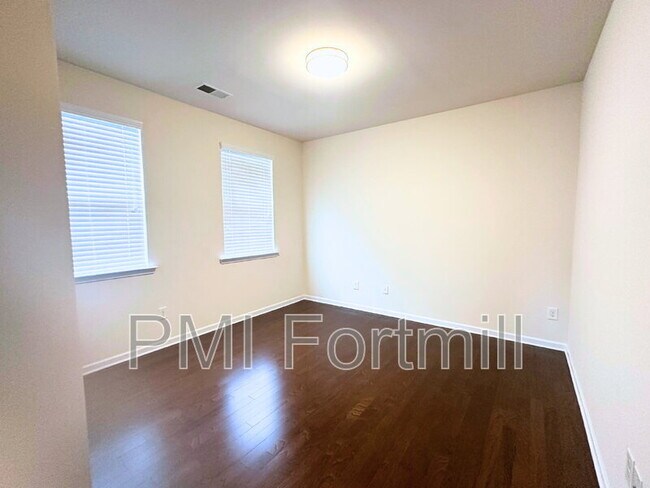 Building Photo - 961 Skywater Dr