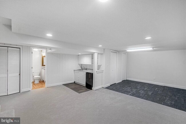 Building Photo - 3906 Ronson Dr