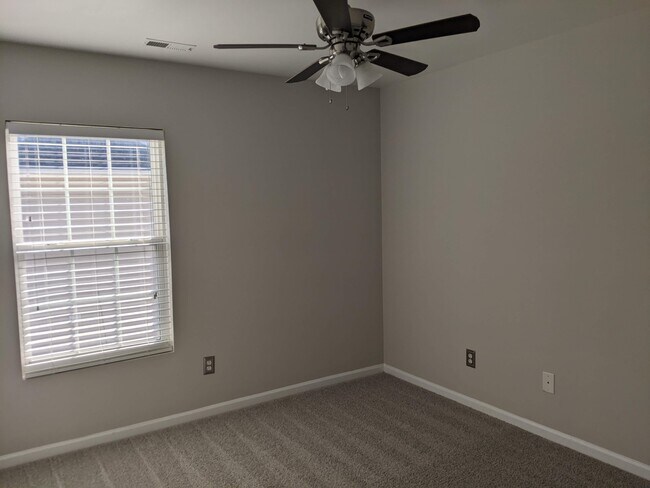 Building Photo - 3741 Tryon Ridge Dr