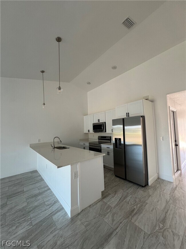 Building Photo - 975 Eisenhower Blvd