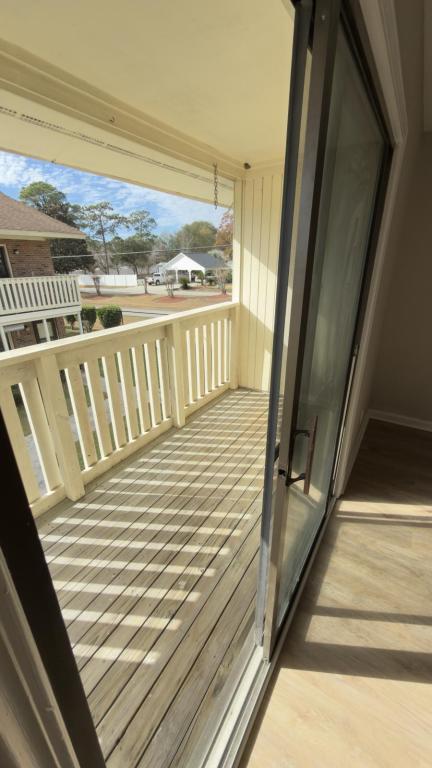 Building Photo - 409 Garden Dr