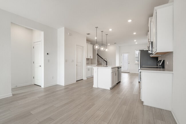 Building Photo - 848 Long Run