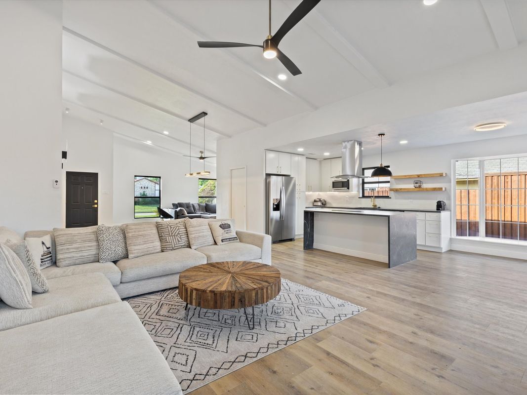 Building Photo - 3404 Newkirk Dr