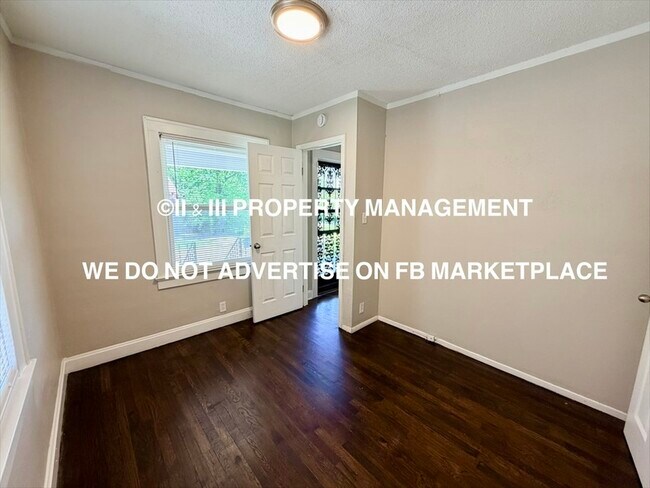 Building Photo - 3032 Elmwood Ave