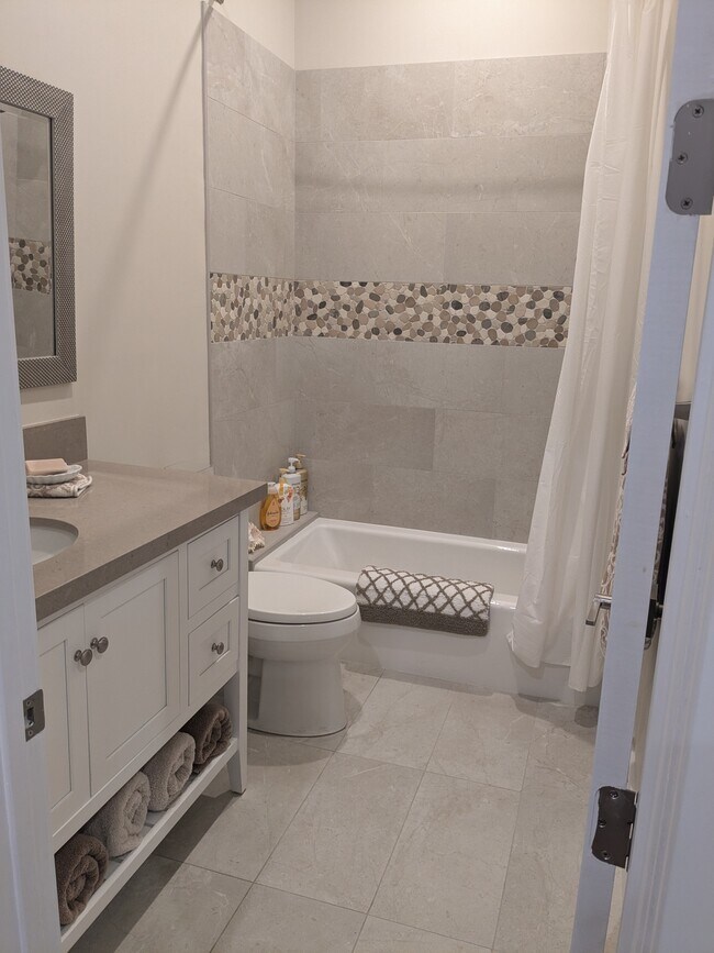 Building Photo - 27591 High Vista Dr
