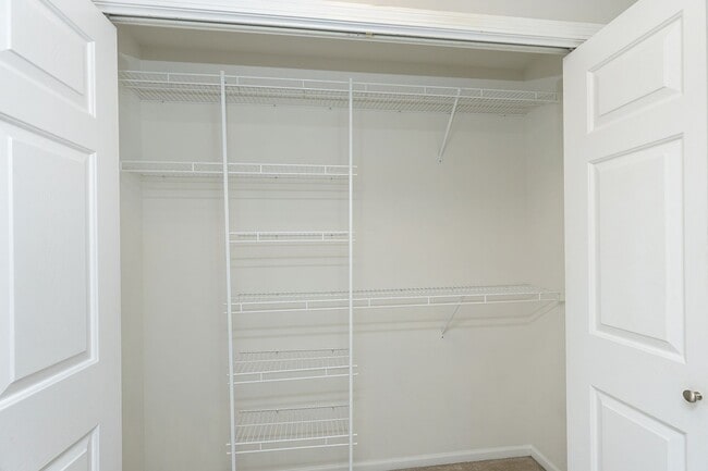 Building Photo - RENT SPECIAL!! 2 Bedroom, 3 Bathroom Townhome in Ankeny!