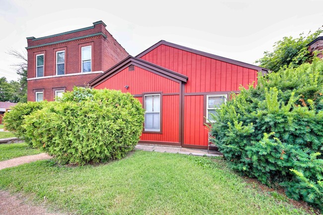 Building Photo - Completely renovated 3 bedroom 1 bath home...