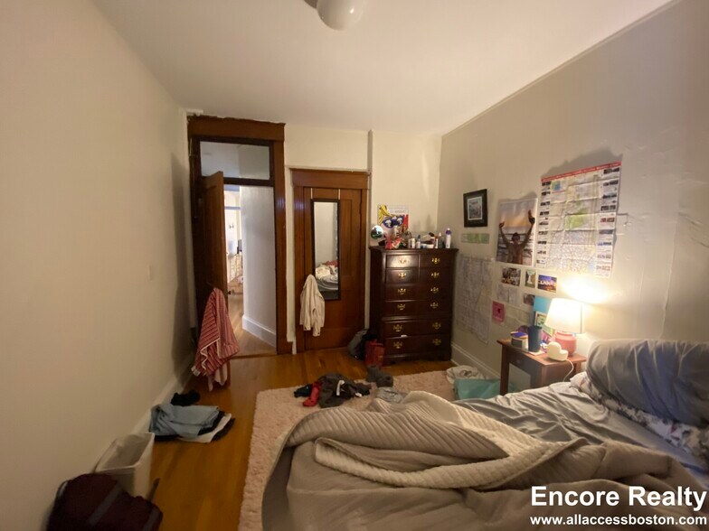 Building Photo - 134 Englewood Ave