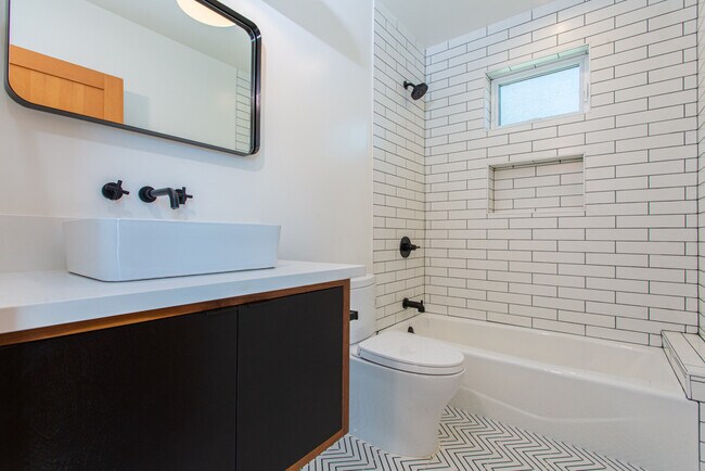 Building Photo - Federal Pearl Villas