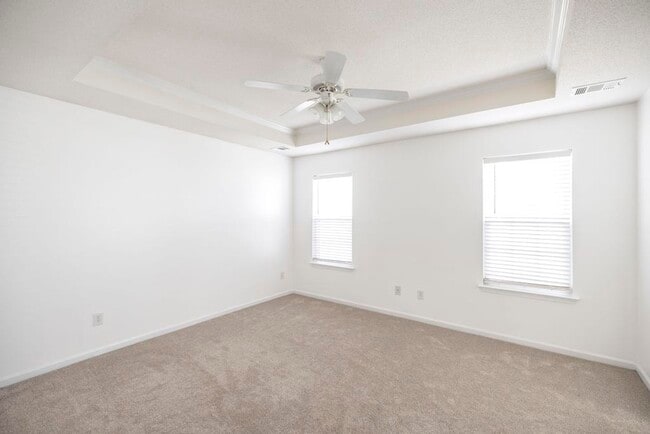 Building Photo - 205 Wembley Dr