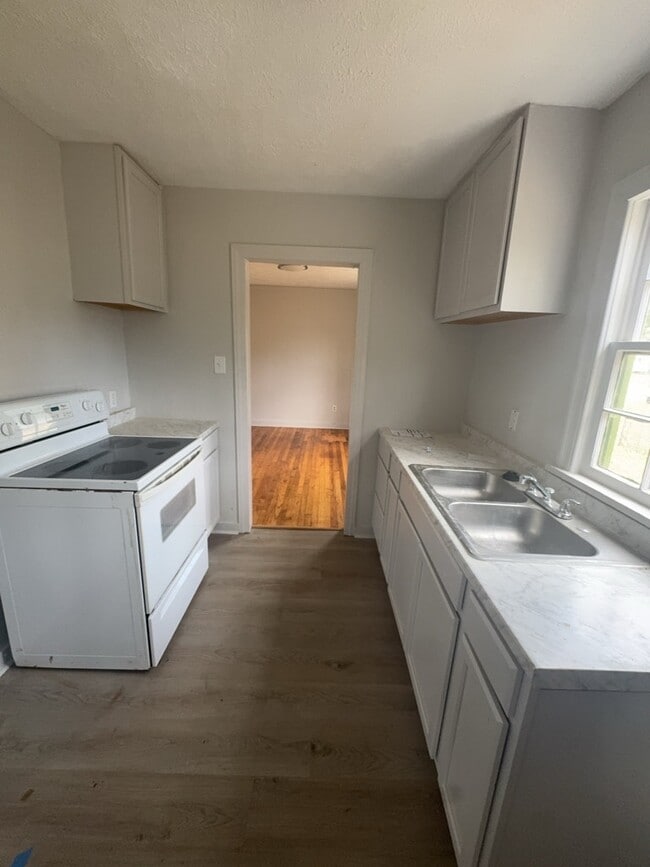 Building Photo - 4426 Desoto St