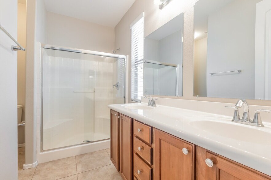 Building Photo - 3874 E Kesler Ln