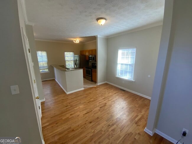 Building Photo - 27 Montgomery St NE